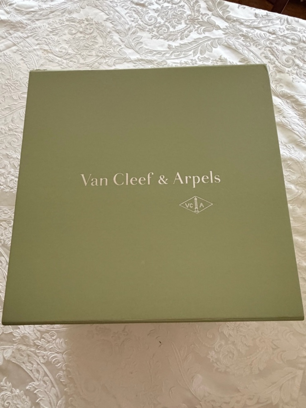 Van Cleef & Arpels Olive Green Presentation Box